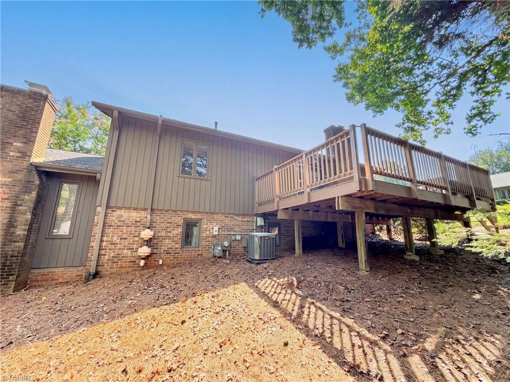 200 Ridgelea Court Property Photo 5