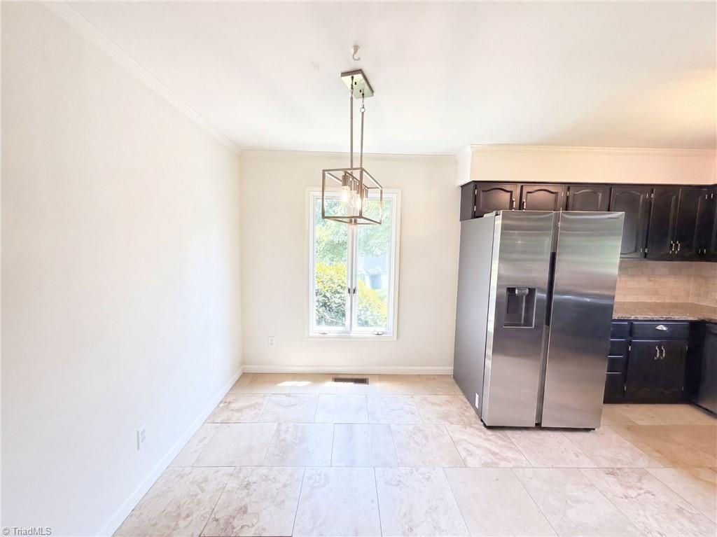 200 Ridgelea Court Property Photo 7