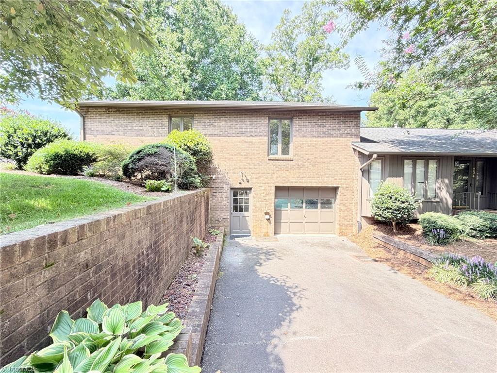 200 Ridgelea Court Property Photo 18
