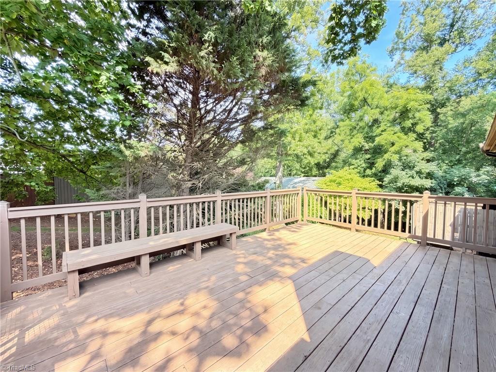200 Ridgelea Court Property Photo 19