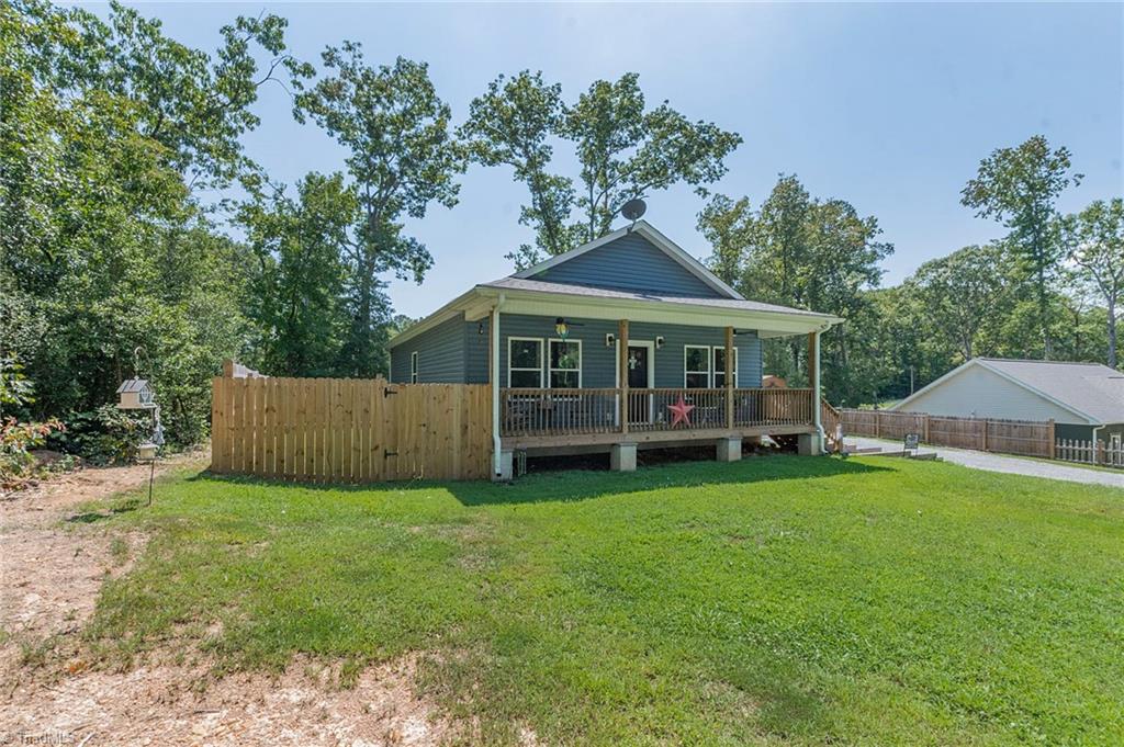 196 8th Avenue Property Photo 2