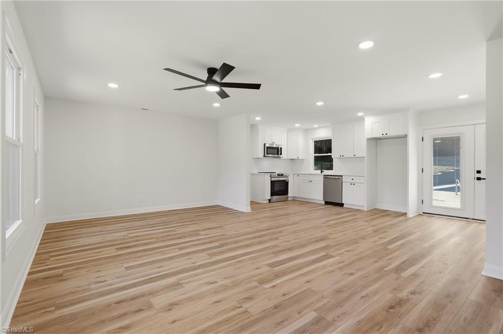 5519 Windemere Circle Property Photo 4