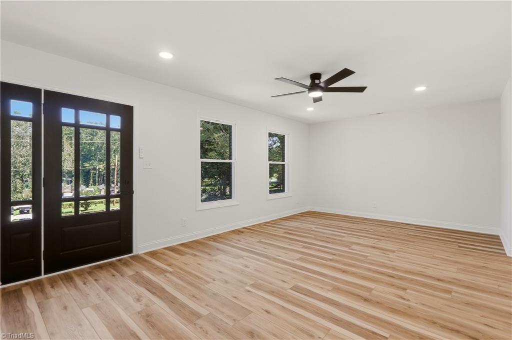 5519 Windemere Circle Property Photo 6