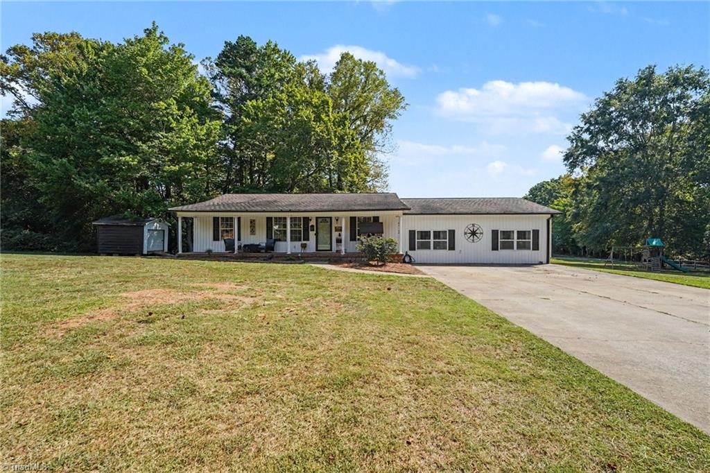 1075 Bailey Road Property Photo 2