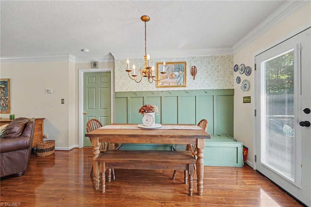 1075 Bailey Road Property Photo 7
