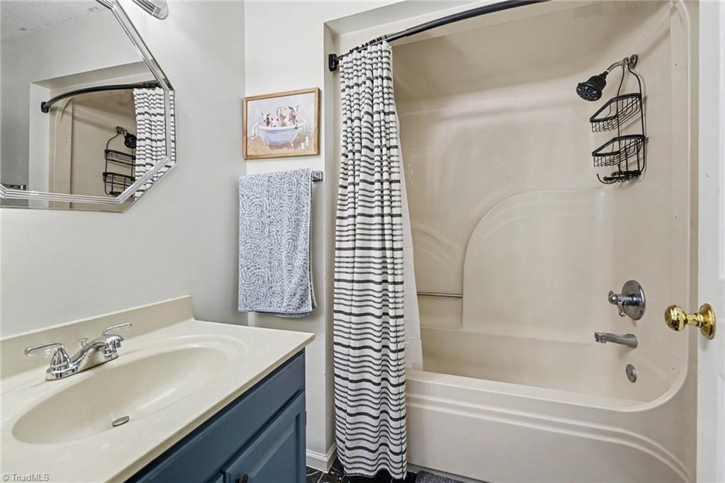 1075 Bailey Road Property Photo 11