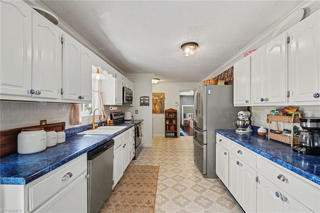 1075 Bailey Road Property Photo 16