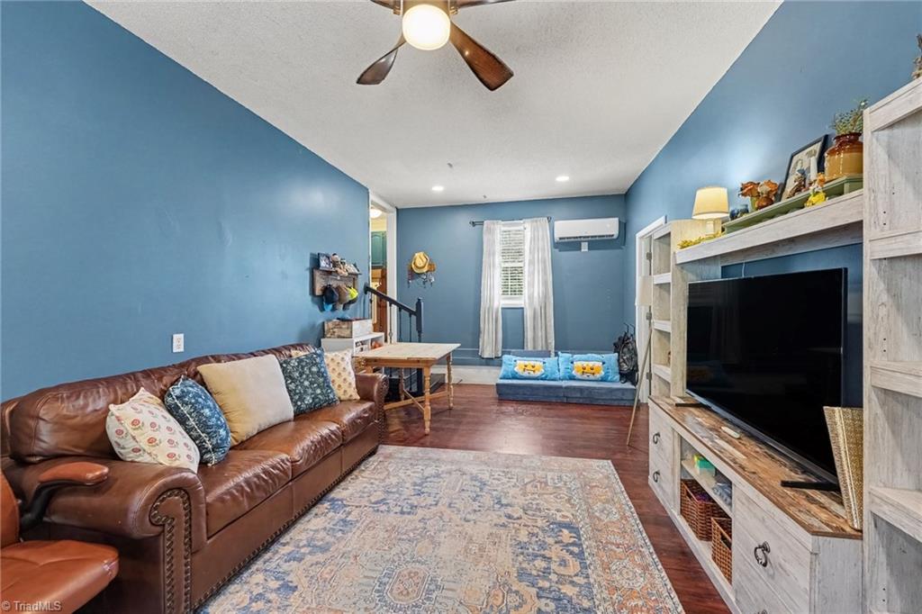 1075 Bailey Road Property Photo 20