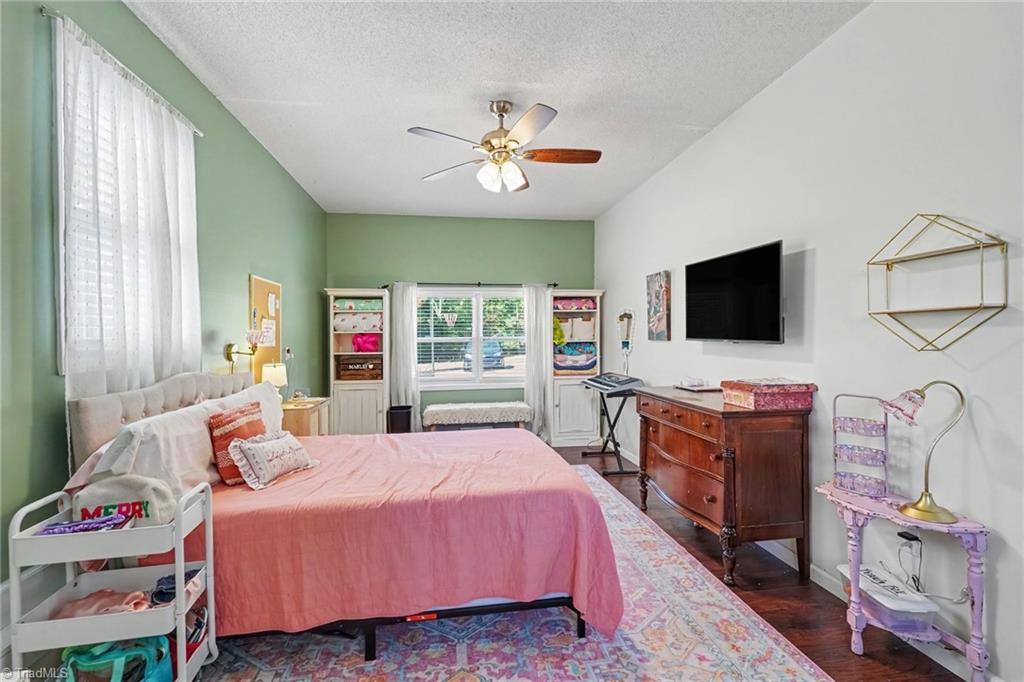 1075 Bailey Road Property Photo 21