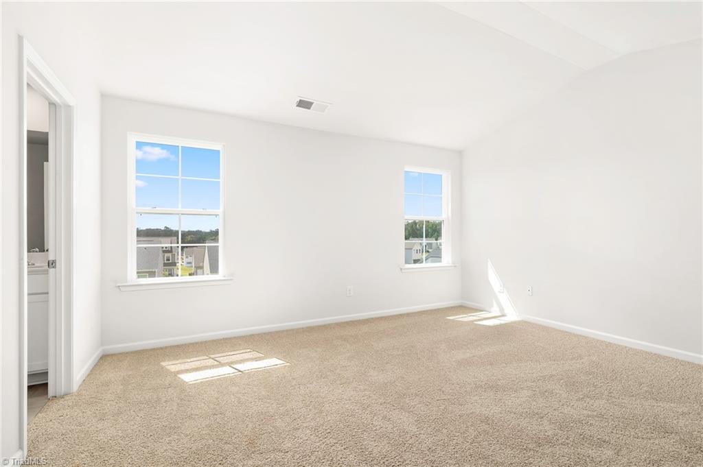2708 Luxborough Lane Property Photo 4