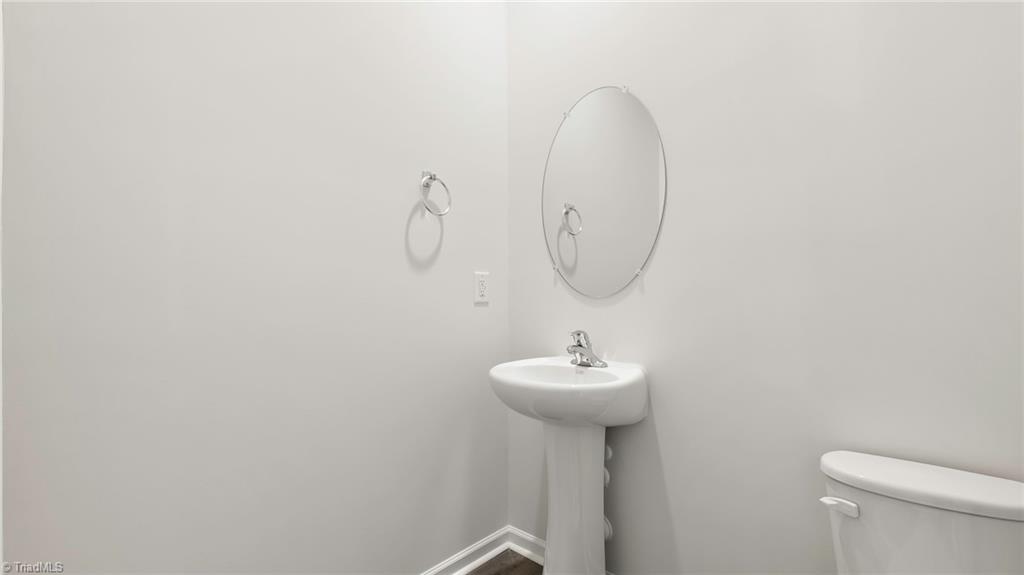 2712 Luxborough Lane Property Photo 6
