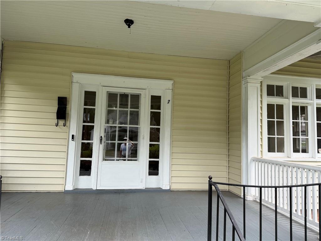 7 Park Boulevard Property Photo 4