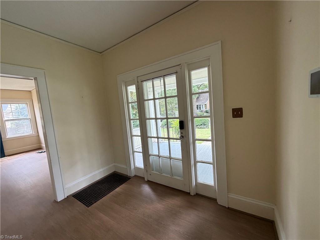 7 Park Boulevard Property Photo 6
