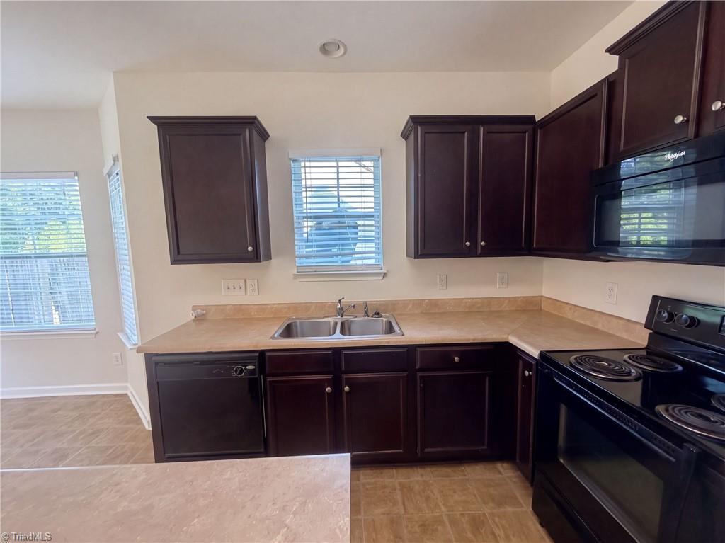 2722 Quail Oaks Drive Property Photo 8