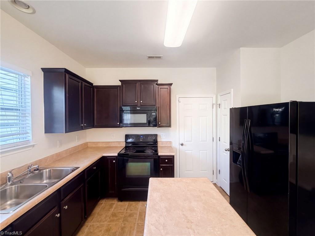 2722 Quail Oaks Drive Property Photo 9