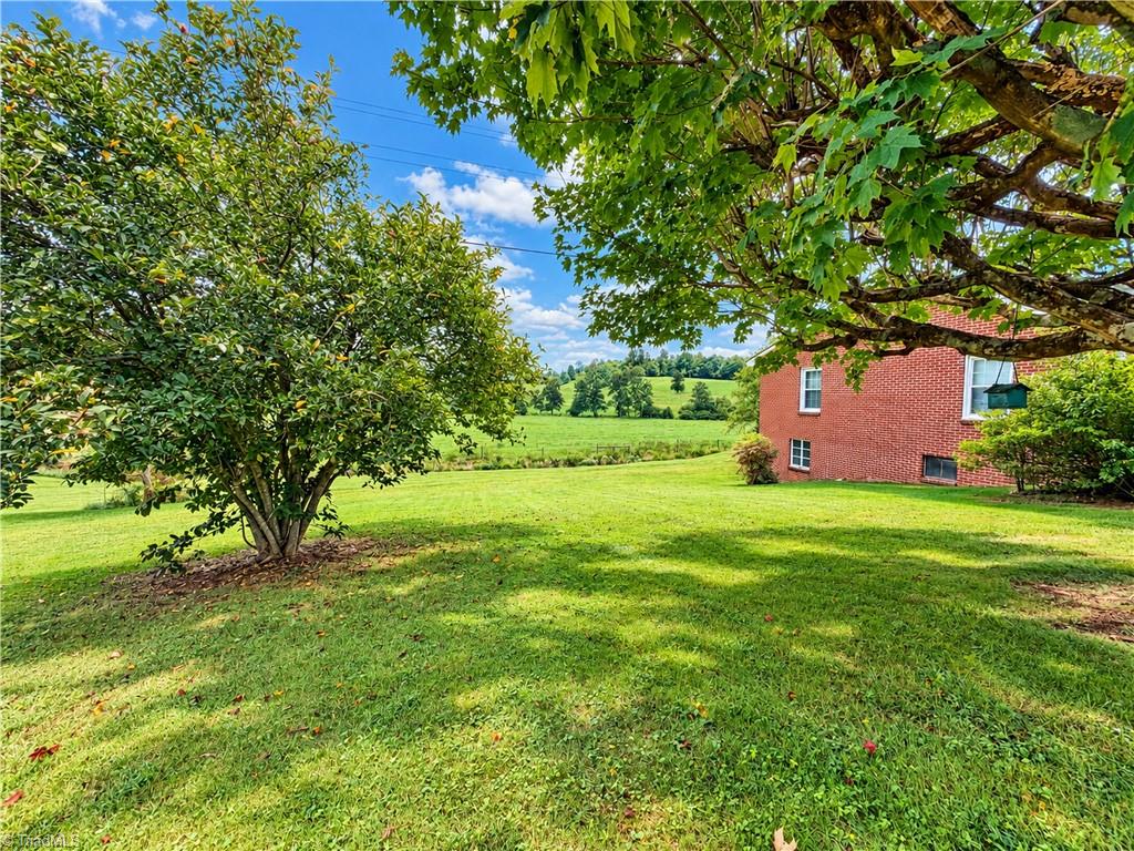 678 Dehart Community Ctr Road Property Photo 4