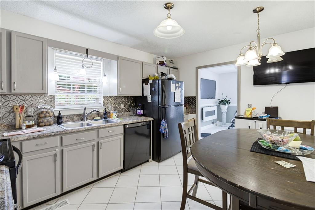 2922 Median Court Property Photo 8