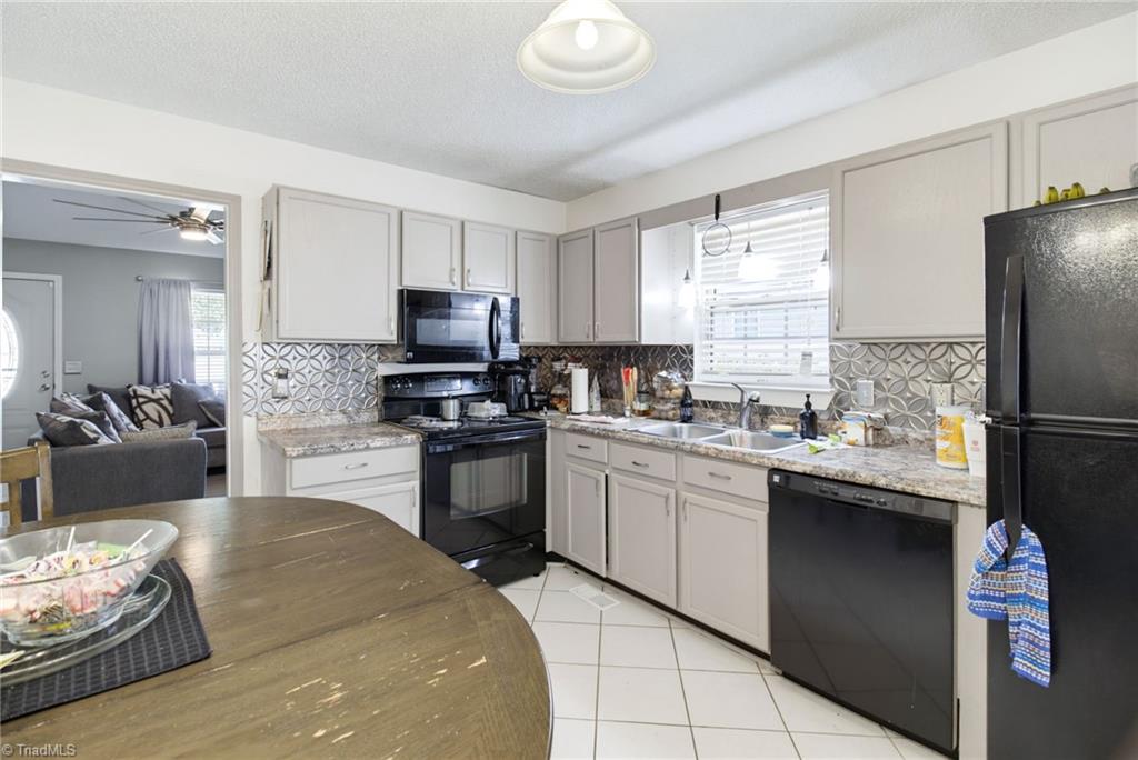 2922 Median Court Property Photo 9