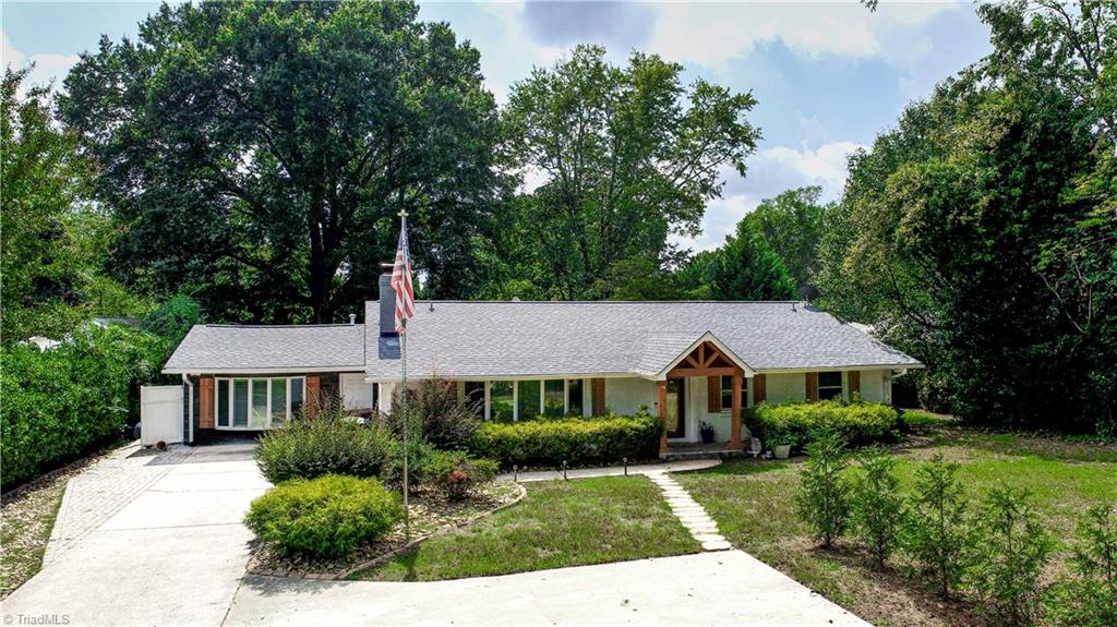 3917 W Friendly Avenue Property Photo 1