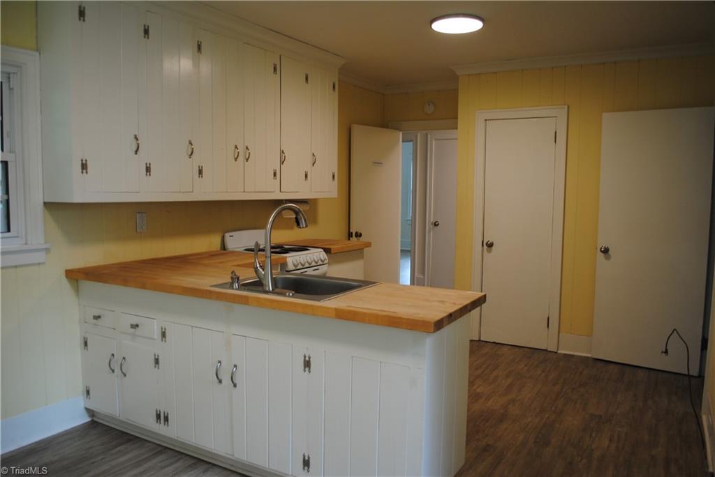 636 Statesville Boulevard Property Photo 3