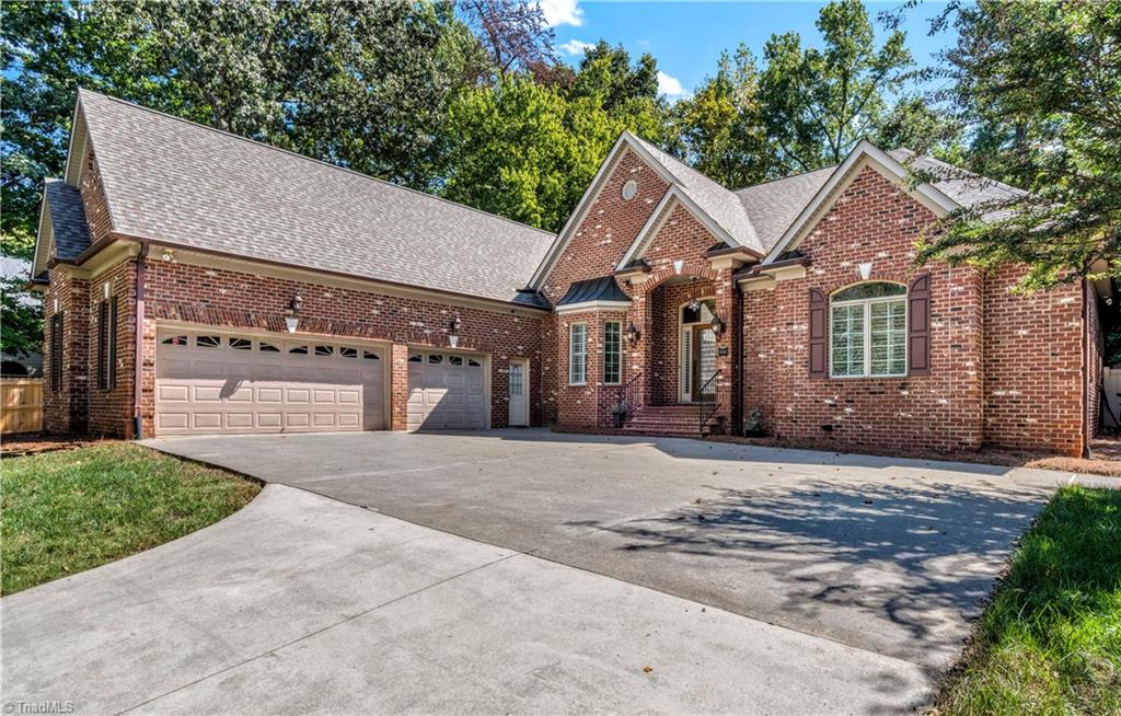 5204 Cedarwood Creek Drive Property Photo 1
