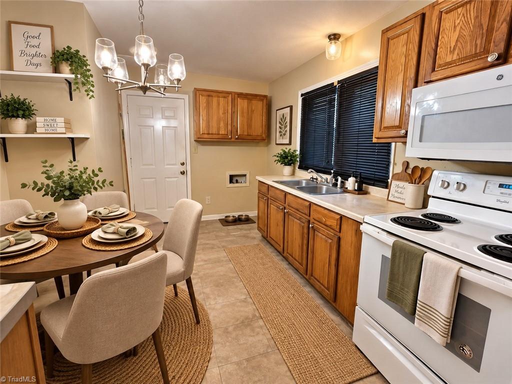 1111 Winslow Street Property Photo 15