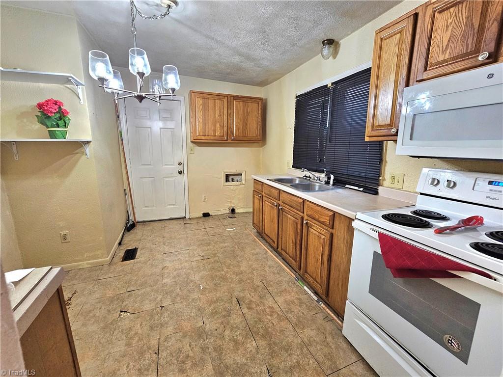 1111 Winslow Street Property Photo 16