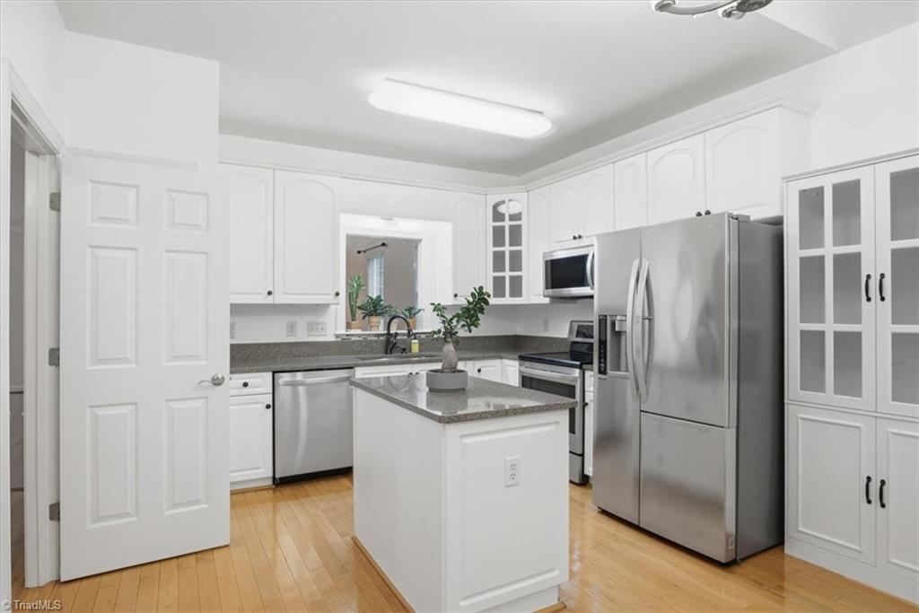 3896 Waterview Road Property Photo 4