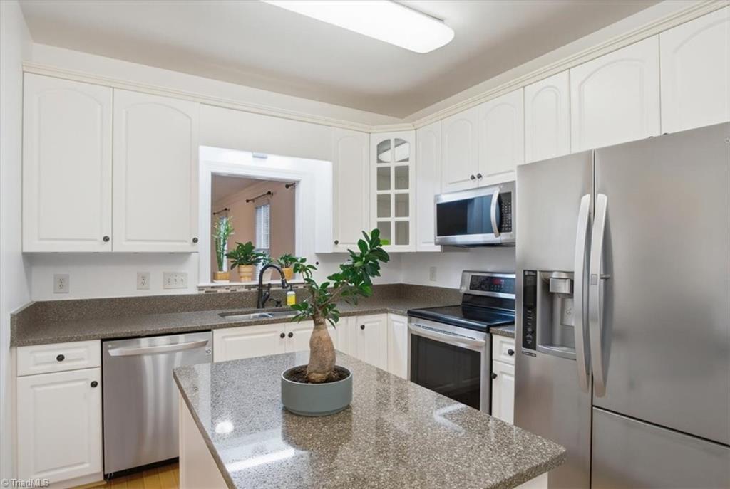 3896 Waterview Road Property Photo 6