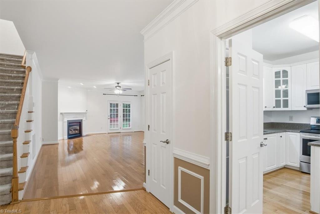 3896 Waterview Road Property Photo 7