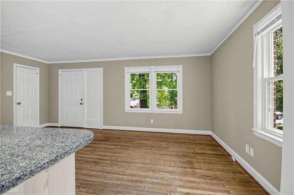 843 Willow Place Property Photo 3