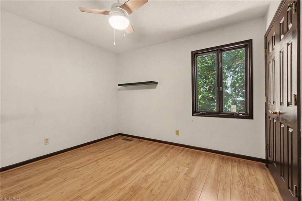 204 Ridgelea Court Property Photo 16