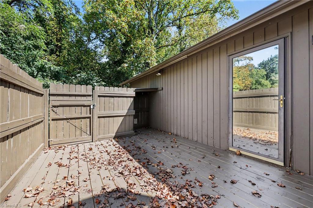 204 Ridgelea Court Property Photo 25