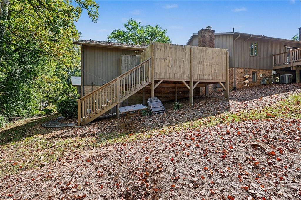 204 Ridgelea Court Property Photo 26