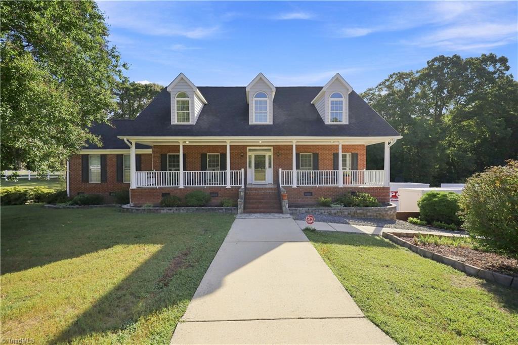 6112 Four Oaks Court Property Photo 1