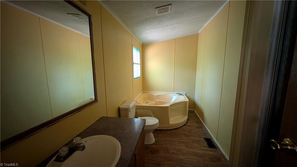 8007 Cain Wood Court Property Photo 8
