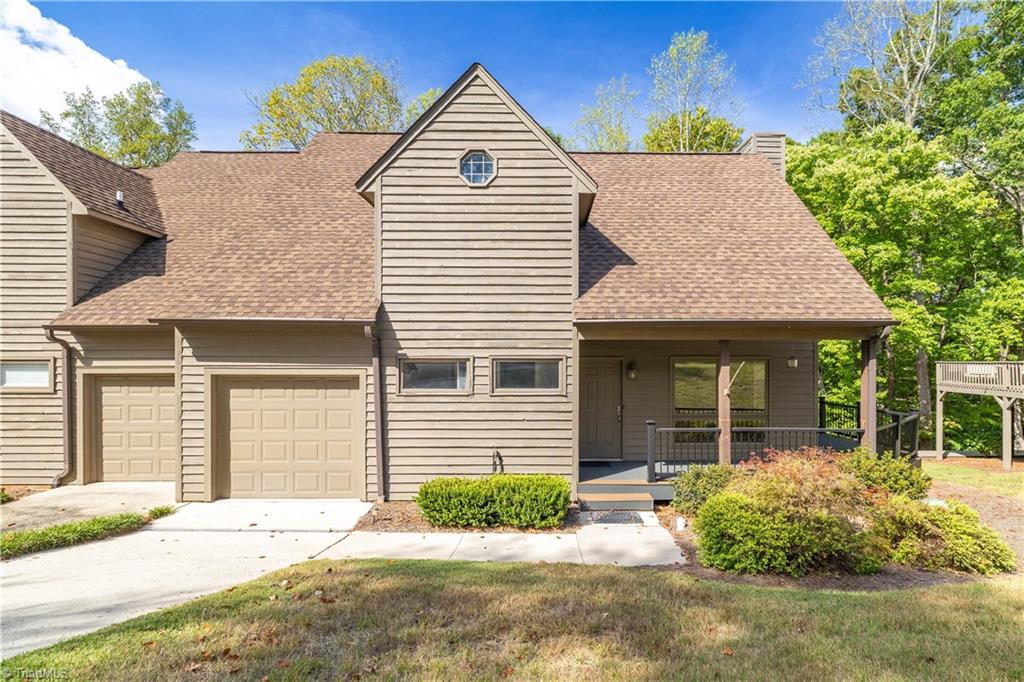 1008 Eastshore Circle Property Photo 1