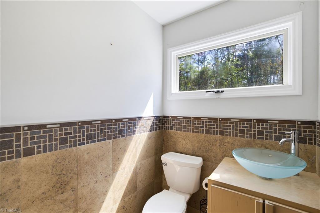 1008 Eastshore Circle Property Photo 14
