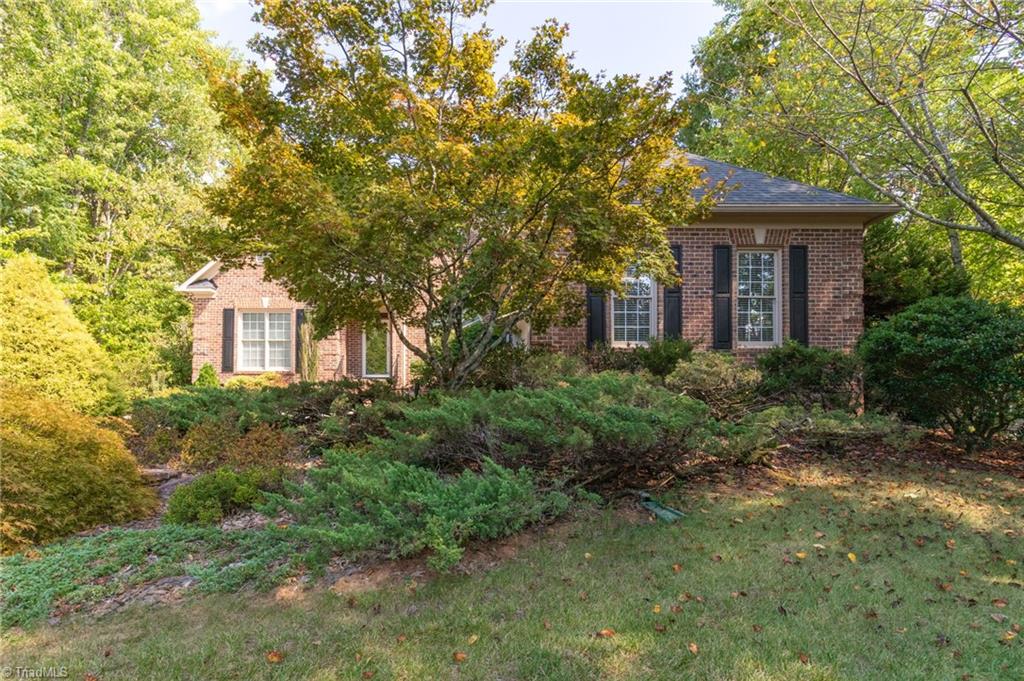 2704 Currieton Court Property Photo 2