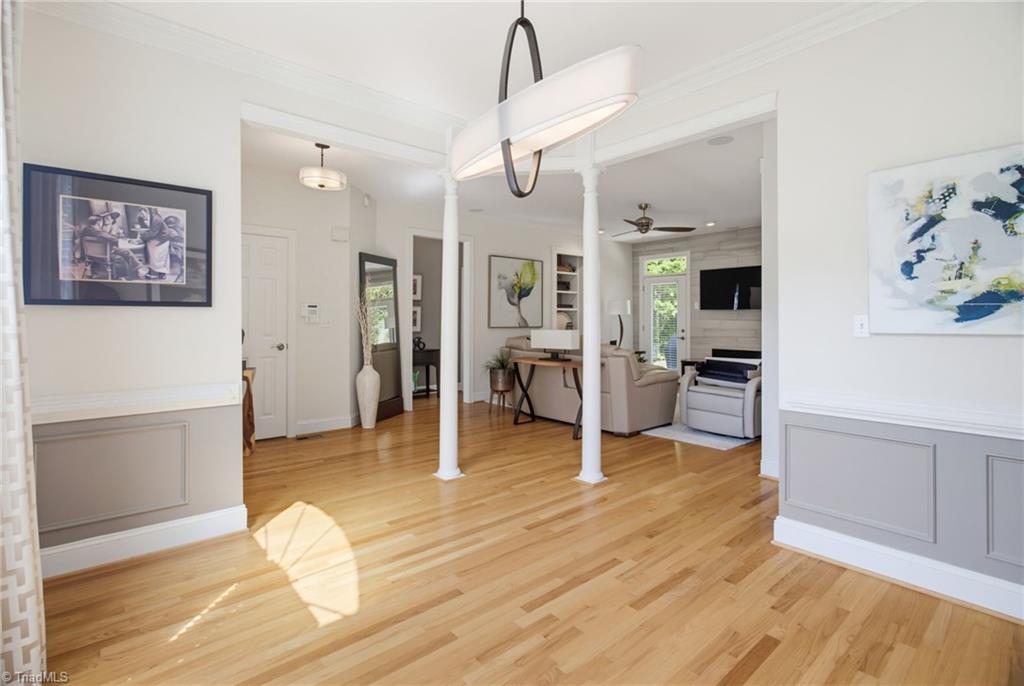 2704 Currieton Court Property Photo 10