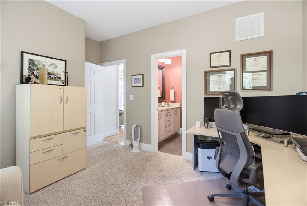 2704 Currieton Court Property Photo 29