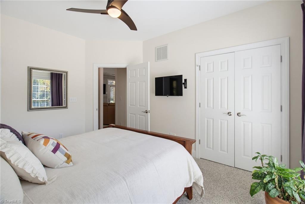 2704 Currieton Court Property Photo 32