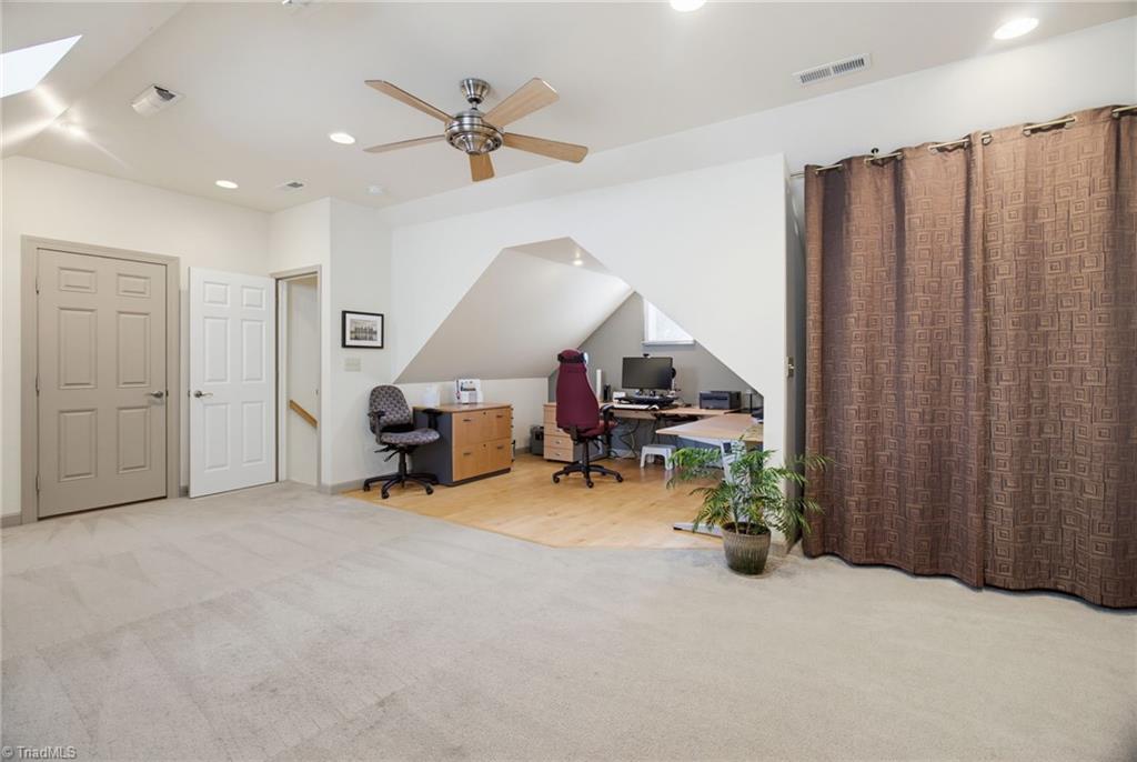 2704 Currieton Court Property Photo 35