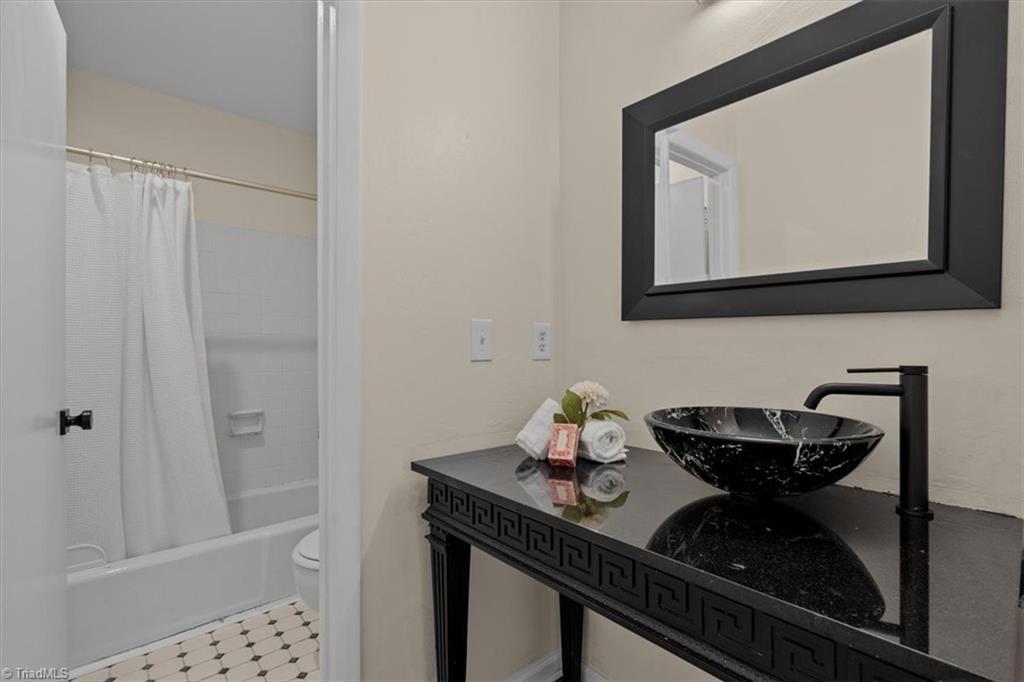 1714 N Hamilton Street # C Property Photo 18