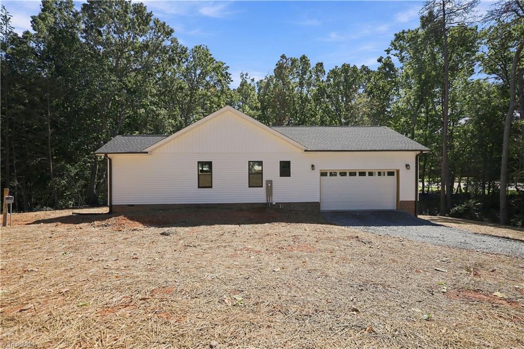 104 Oakwood Trail Road Property Photo 3