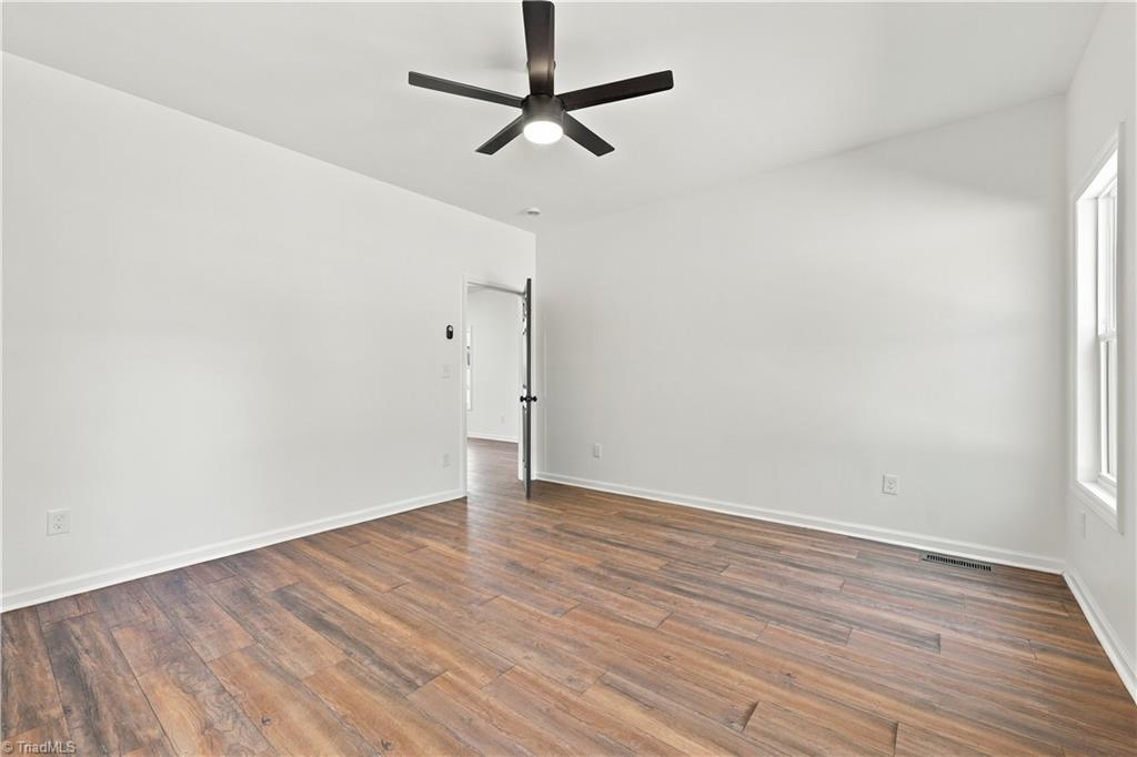 104 Oakwood Trail Road Property Photo 23