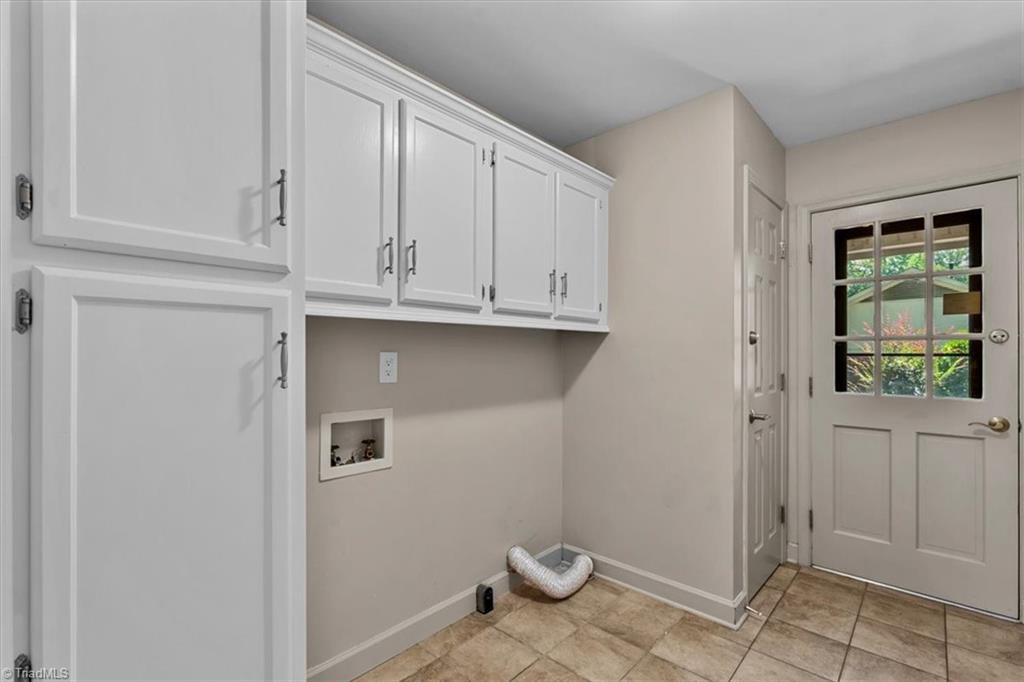 3708 Rhynewood Drive Property Photo 28