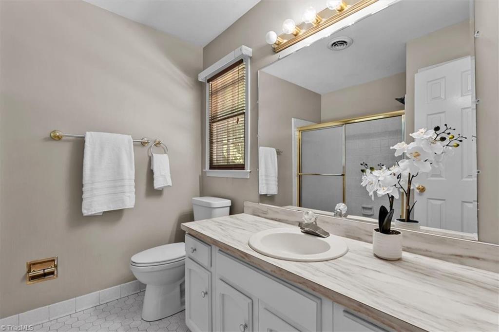 3708 Rhynewood Drive Property Photo 37