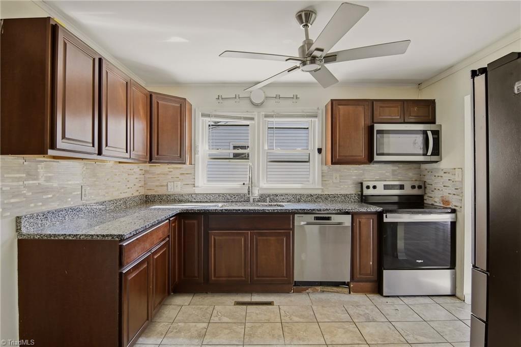 1602 Crystal Lane Property Photo 8