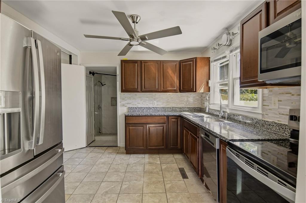 1602 Crystal Lane Property Photo 9